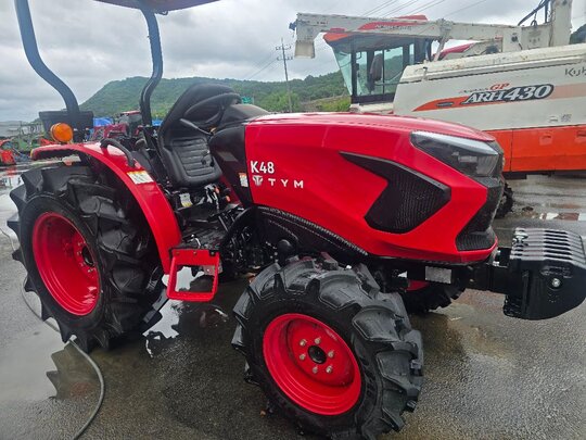 TYM 트랙터 K48 (48마력) 앞좌측면
