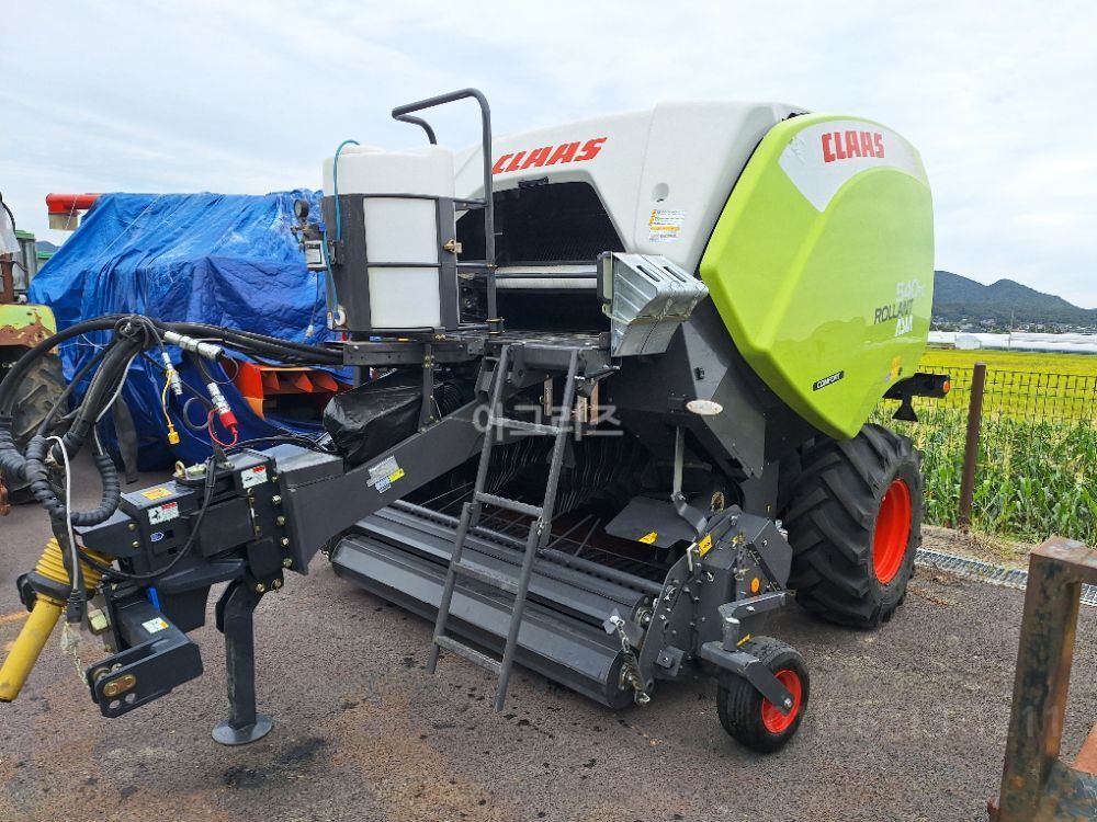 Shibaura Round Baler 540RC  뒤우측면