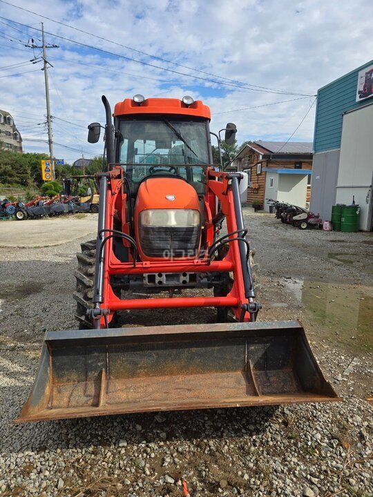 Daedong Tractor D581 (58hp) 앞좌측면