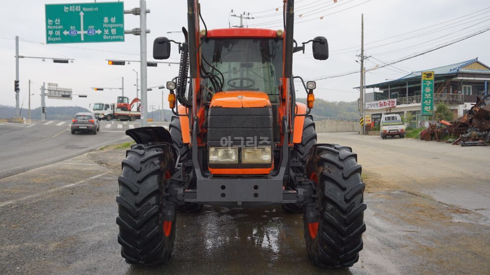 Kubota Tractor M125X (125hp) 뒤우측면