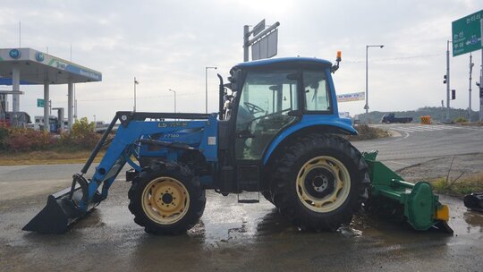 LS 트랙터 P7165 (72마력) 앞좌측면