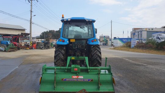LS 트랙터 P7165 (72마력) 앞좌측면