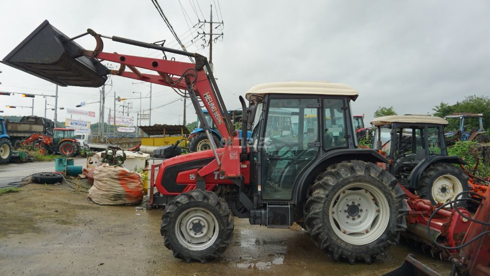 TYM 트랙터 T552 (55마력) 뒤우측면