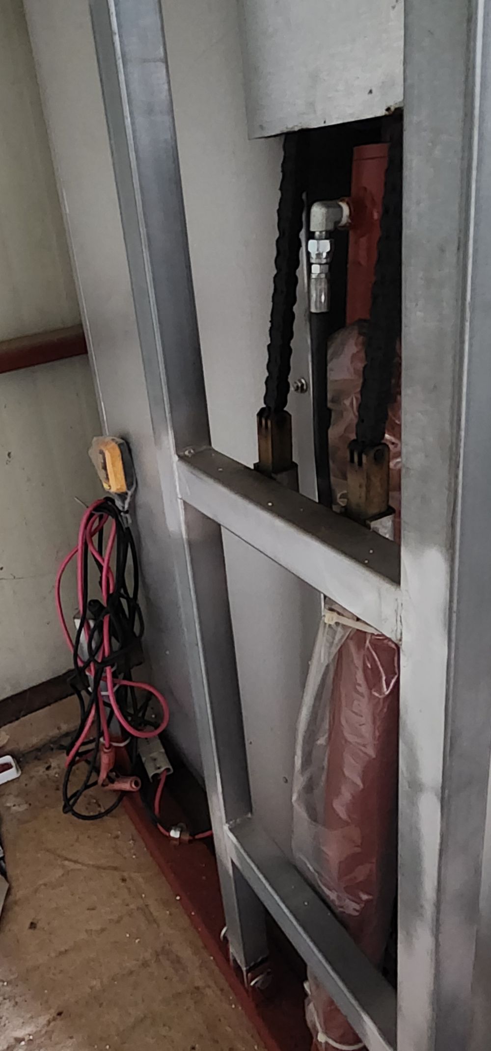 금강농기계 벼탱크 유압식 상승 하강 . 뒤우측면