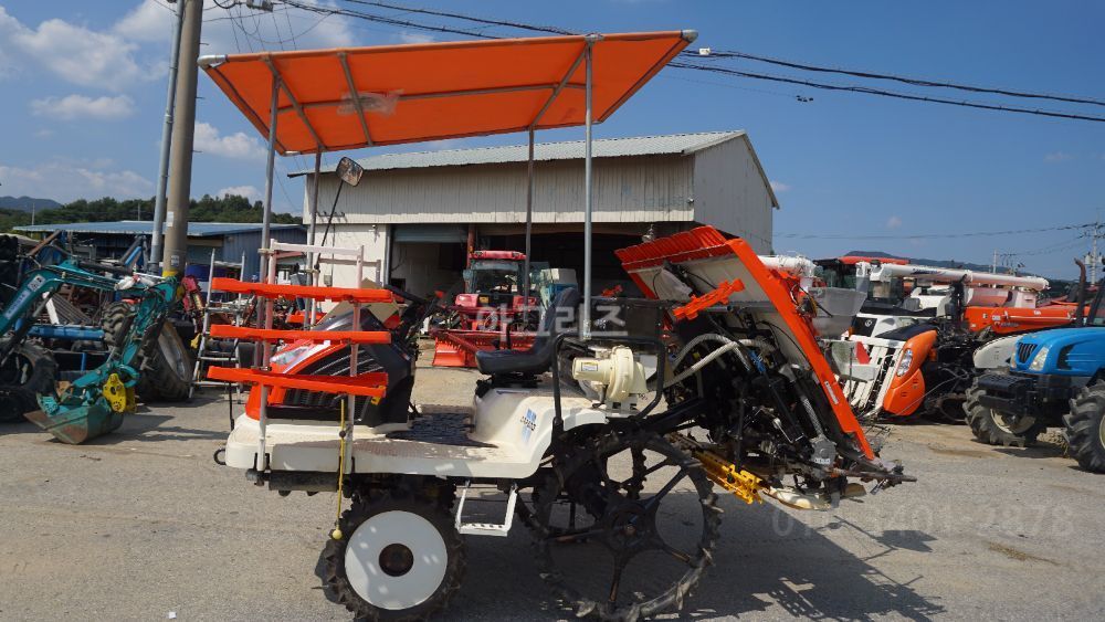 대동 이앙기 DRP60DSZ (6조식) 뒤우측면