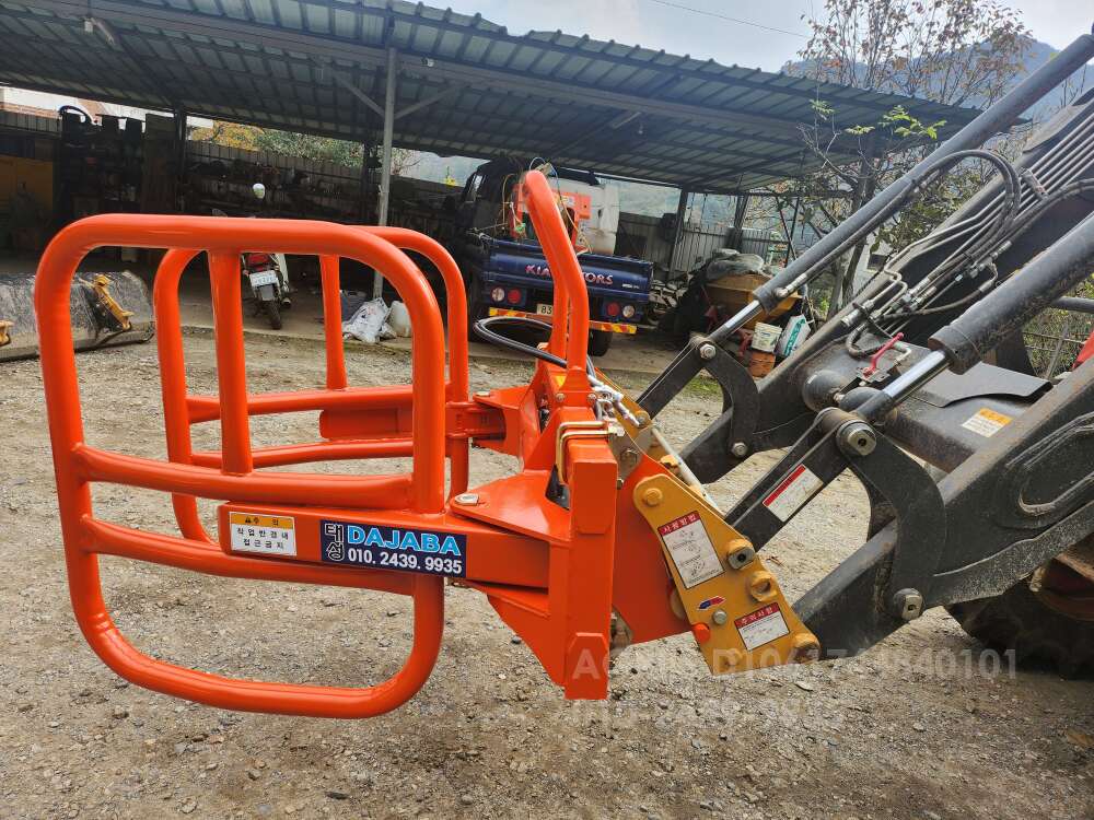 태성 트랙터용집게 DAJABA 뒤우측면