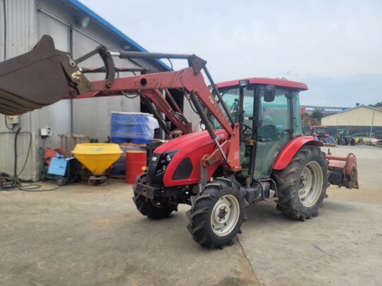 TYM 트랙터 T623 (62마력) 앞좌측면