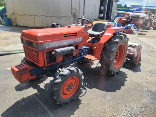 대동 트랙터 L2601 (26마력) 앞좌측면
