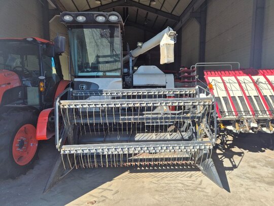 대동 콤바인 DSF85C (보통형) 앞좌측면