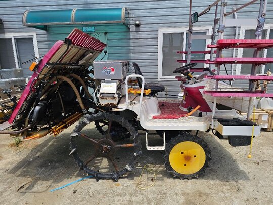 Yanmar Rice transplanter YR6DZ-F (6Rows) 앞좌측면