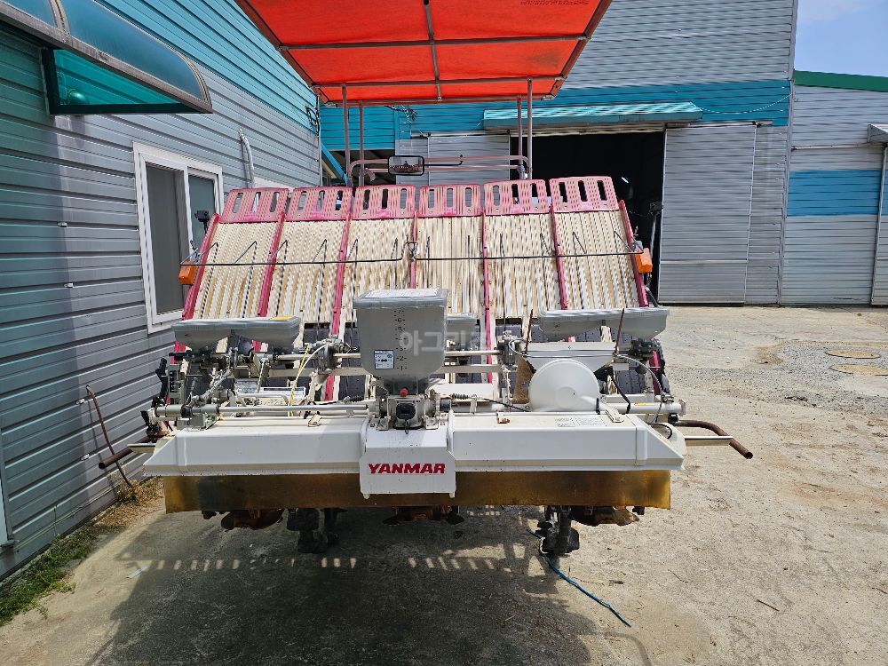 Yanmar Rice transplanter YR6DZ-F (6Rows) 뒤우측면