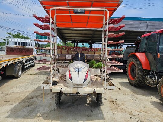 Yanmar Rice transplanter VP80SDX (8Rows) 앞좌측면