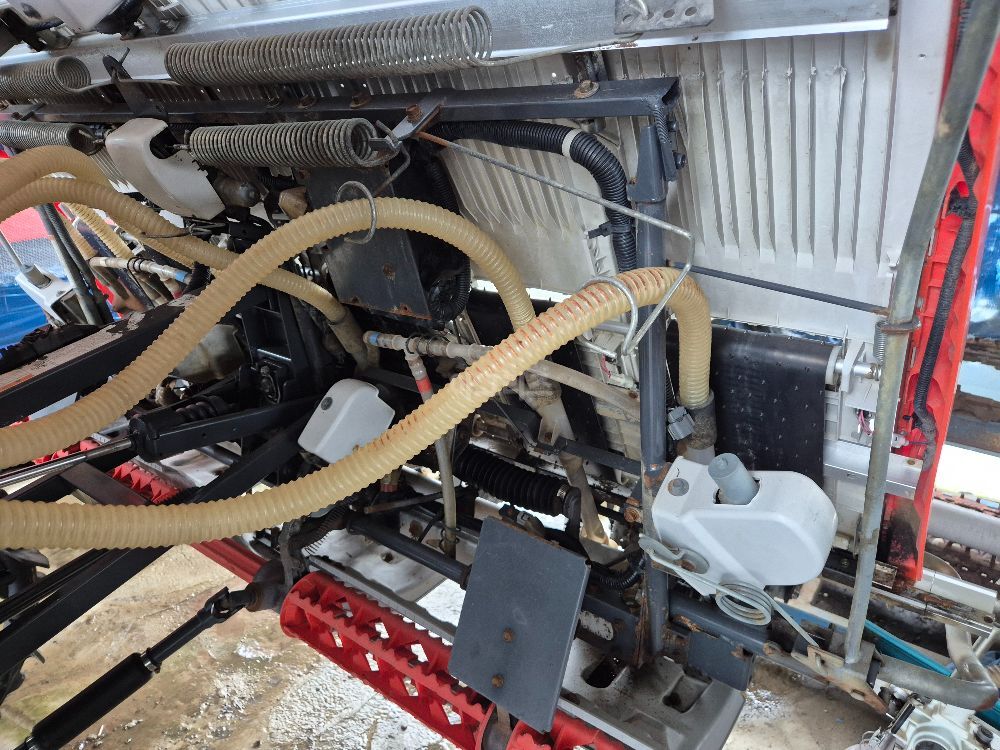 Kubota Rice transplanter KNW6SF-GS (6Rows) 뒤우측면