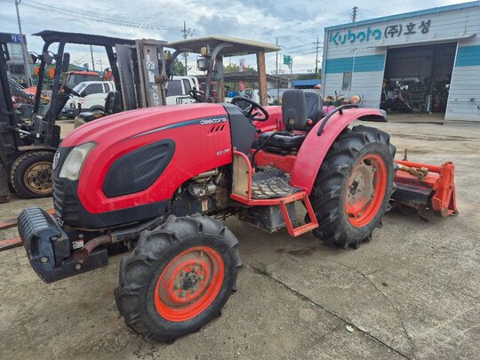 Daedong Tractor DS520 (52hp) 앞좌측면