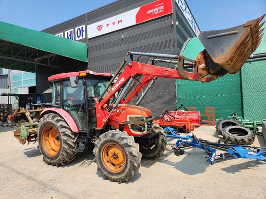 Kukje Tractor KX100 (100hp) 앞좌측면