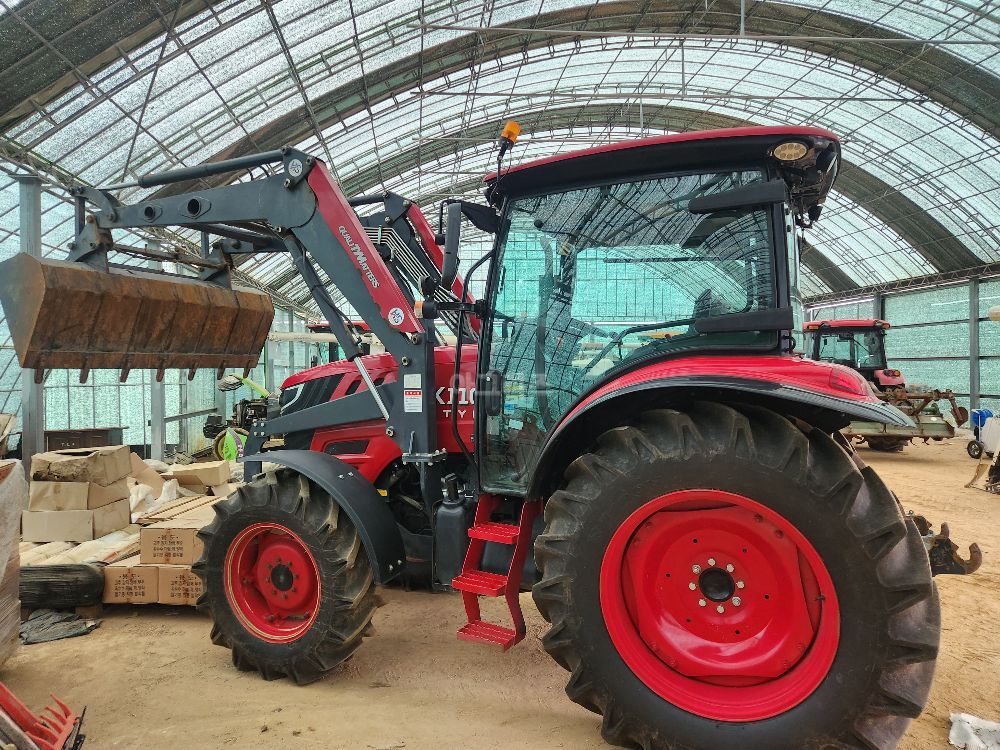 TYM 트랙터 K110E (111마력) 뒤우측면