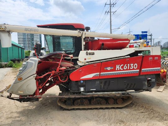 Kukje Combine Harvester KC6130 (6Rows) 앞좌측면
