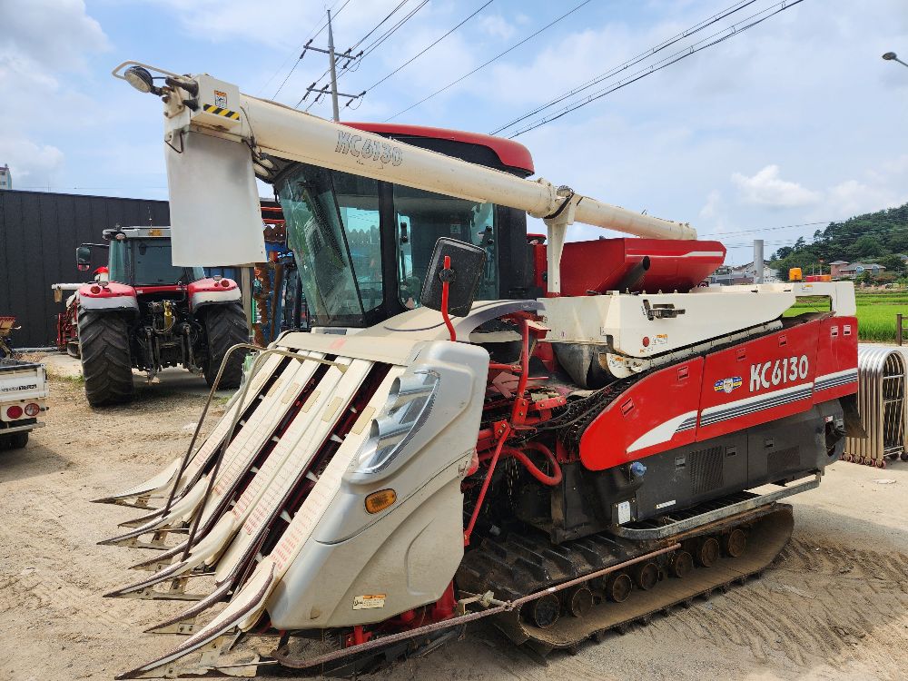 Kukje Combine Harvester KC6130 (6Rows) 뒤우측면