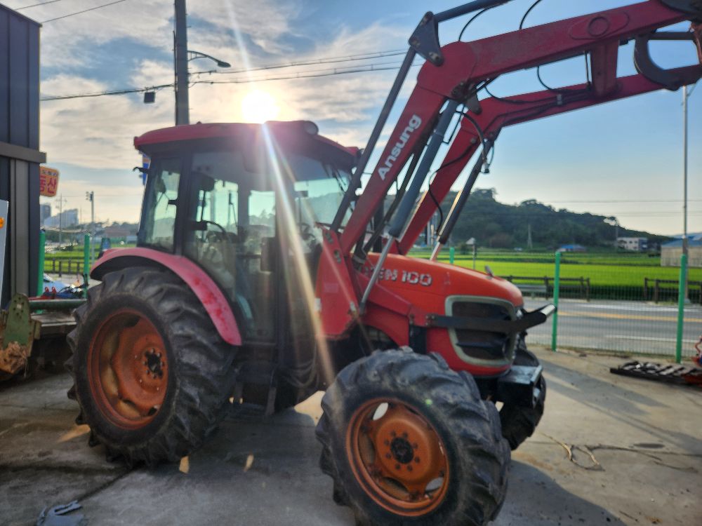 Kukje Tractor KX100 (100hp) 뒤우측면