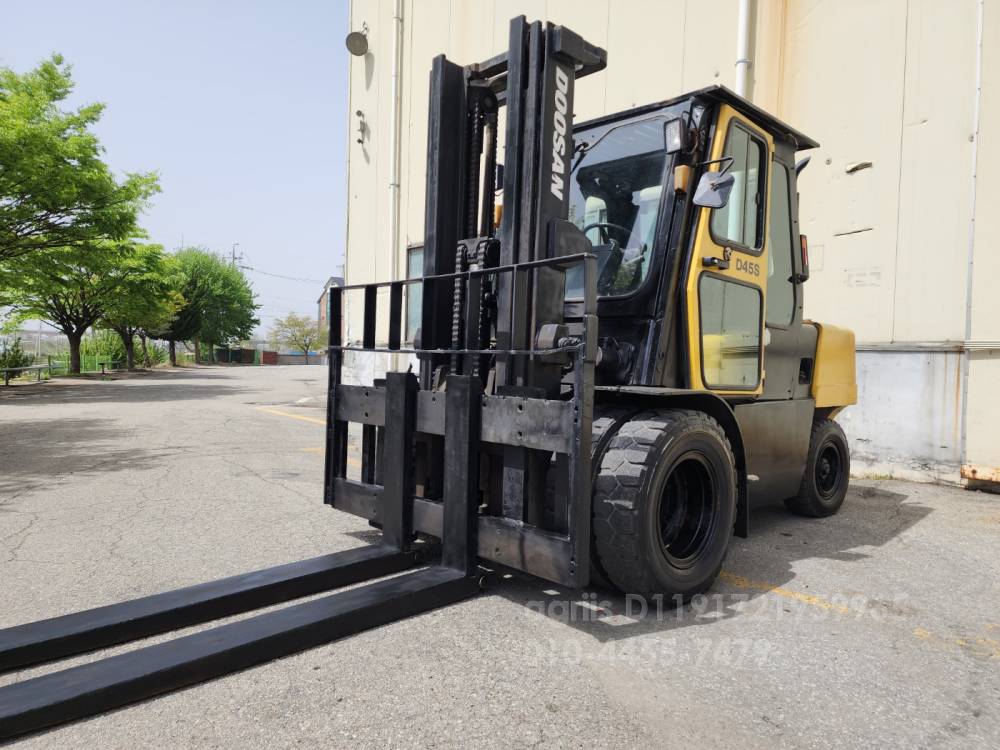  Forklift 4.5톤 3단마스트  엔진내부