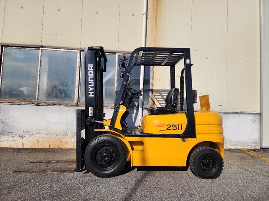 현대중공업 지게차 HDF25-2 (2.5톤) 앞좌측면