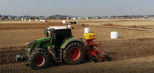 한국페라리트랙터 해로우산파식 파종기 TDG-M24PS500M2E 앞좌측면