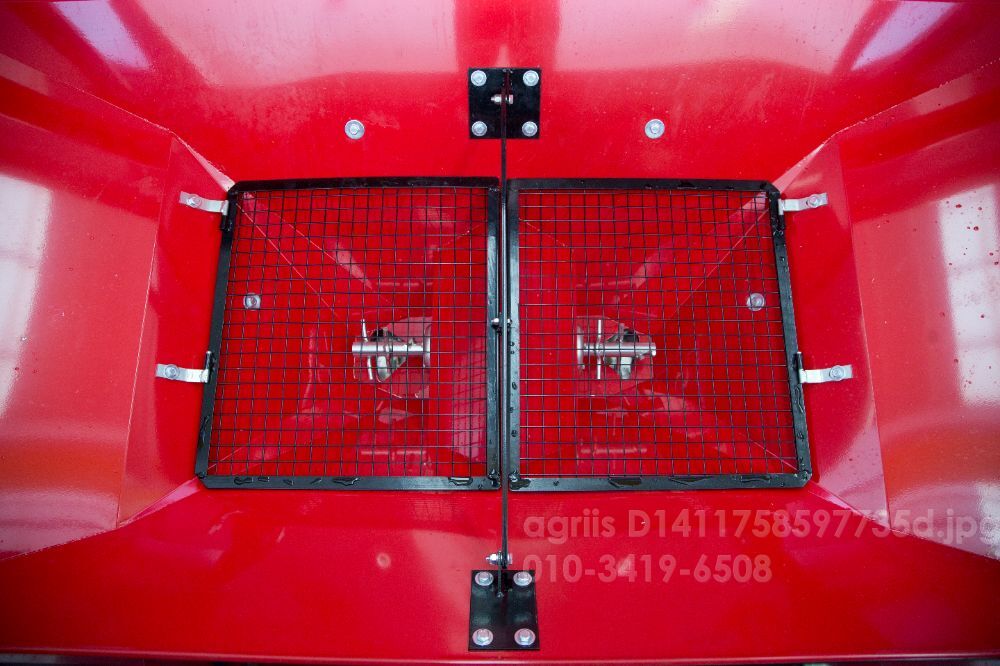  Fertilizer Spreader LAMPO-1000  뒤우측면
