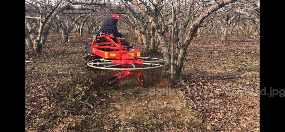 한국페라리트랙터 과수용 집초기 160BC 뒤우측면