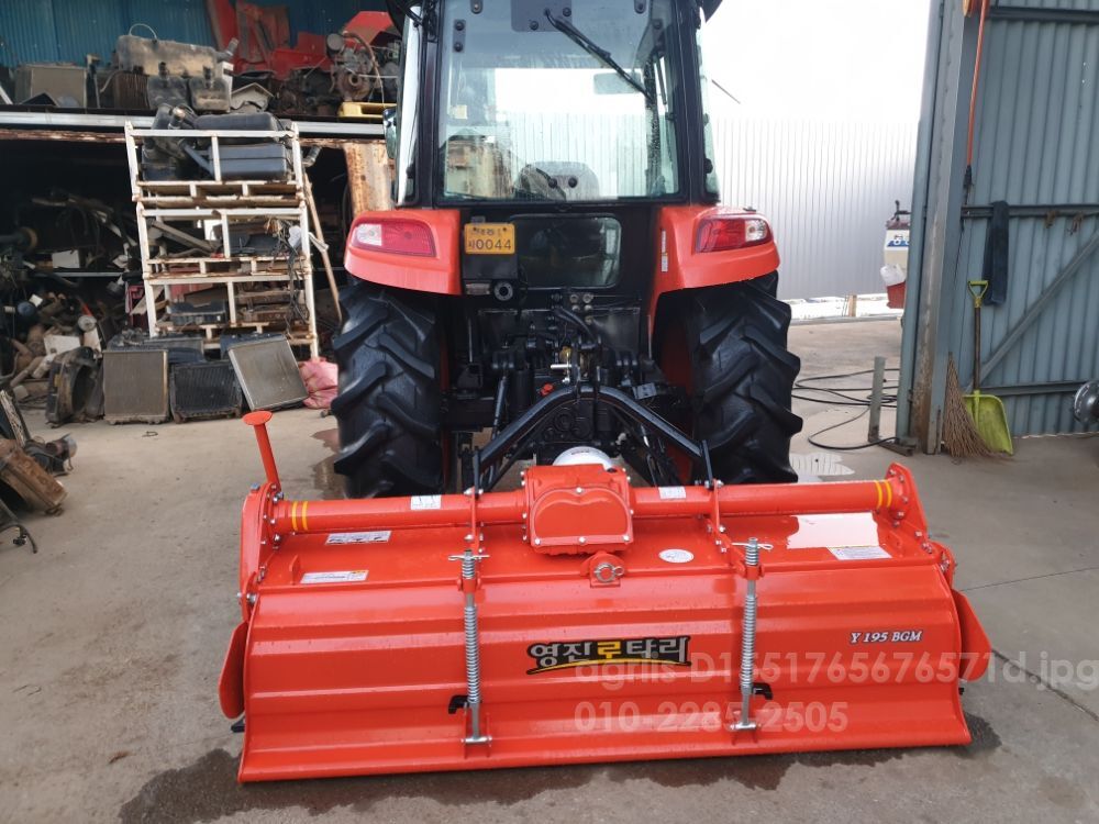 대동 트랙터 RX620 (62마력) 뒤우측면