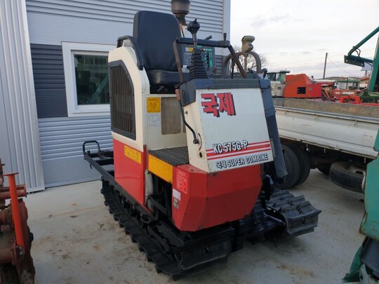 국제 콤바인 KC575G (4조식) 앞좌측면