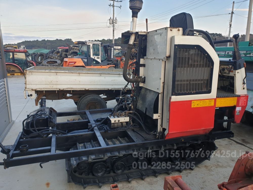 국제 콤바인 KC575G (4조식) 뒤우측면