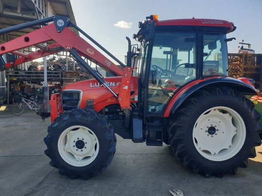 국제 트랙터 LUXEN85 (85마력) 앞좌측면