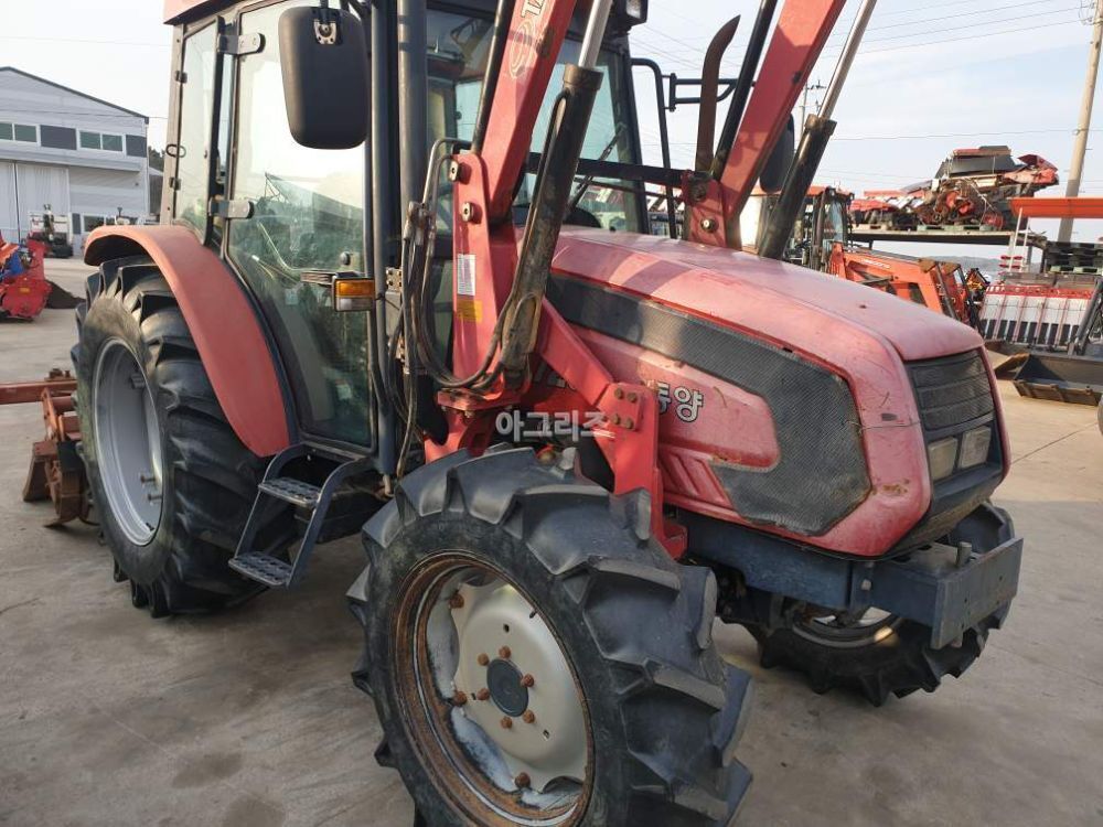 TYM 트랙터 T720 (72마력) 뒤우측면