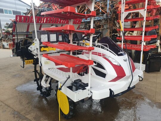 얀마 이앙기 YR6D (6조식) 앞좌측면