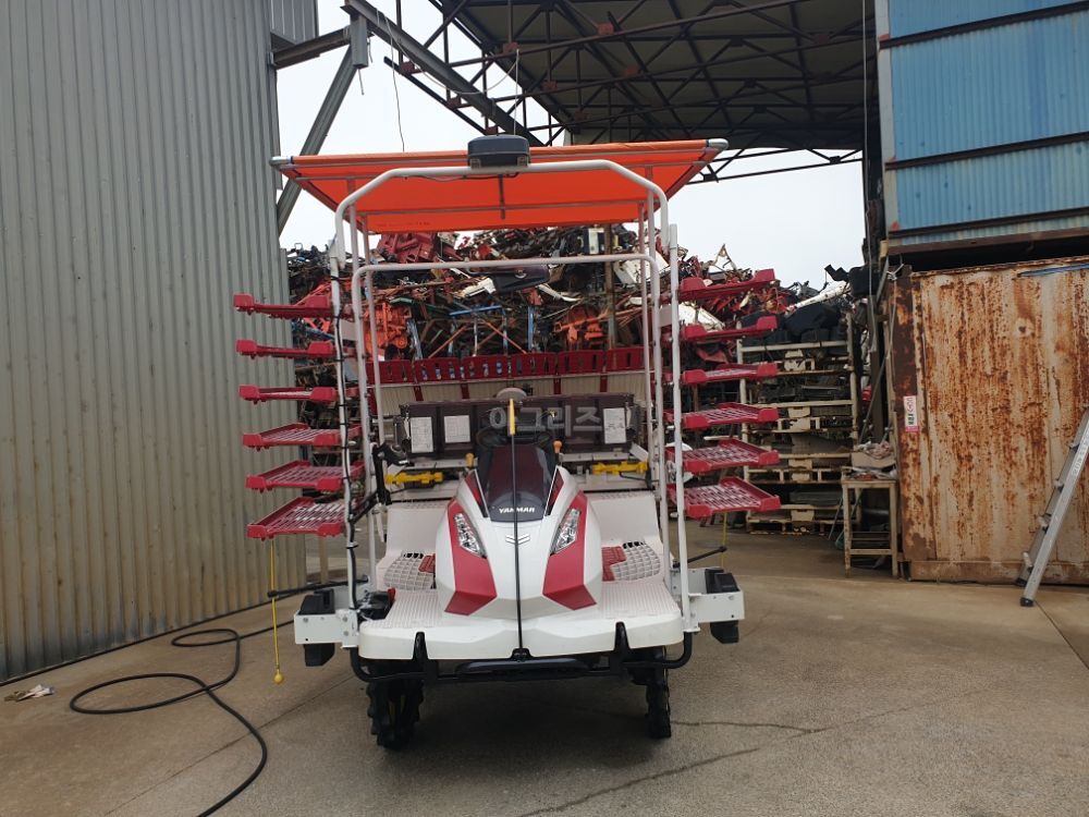 Yanmar Rice transplanter YR6DA (6Rows) 뒤우측면
