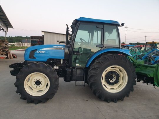 LS 트랙터 L7030 (85마력) 앞좌측면