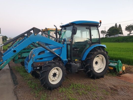 LS Tractor XU6155 (55.7hp) 앞좌측면