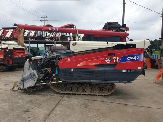 TYM Combine Harvester C704G (4Rows) 앞좌측면