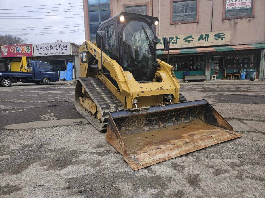 캐터필라CATERPILLAR 스키드로더 279D 뒤우측면