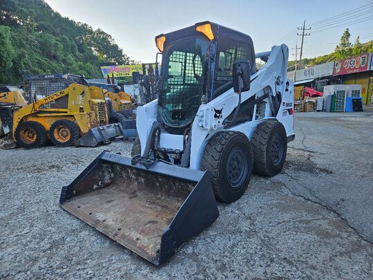  Skid steer loader S595  앞좌측면