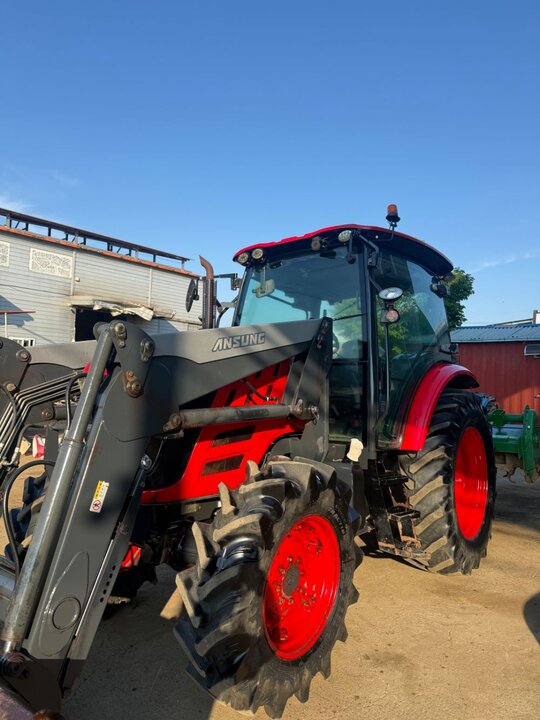 국제 트랙터 LUXEN1100E (111마력) 앞좌측면