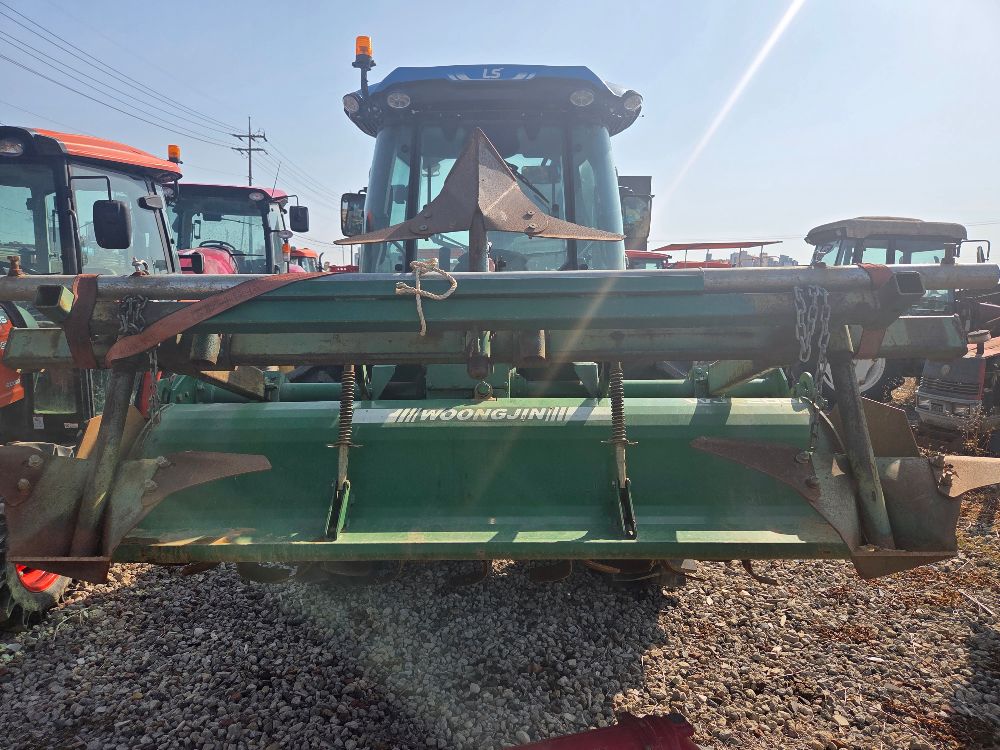 LS Tractor MT4.68 (69hp) 뒤우측면