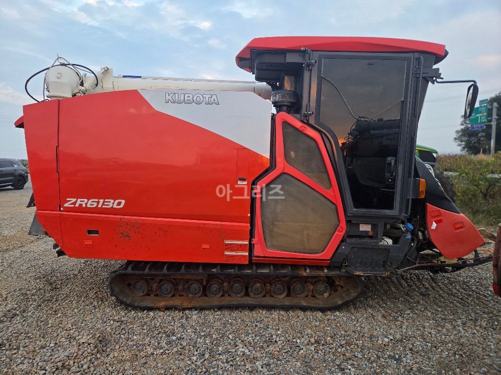 Kubota Combine Harvester ZR6130 (6Rows) 뒤우측면