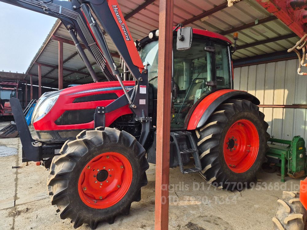 Daedong Tractor PX1300PSC (125hp) 뒤우측면