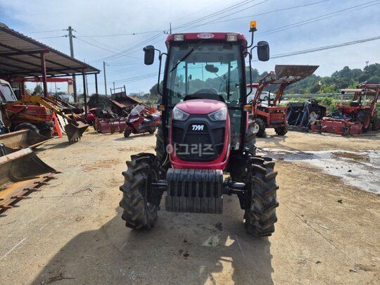 TYM 트랙터 TM52 (52마력) 앞좌측면