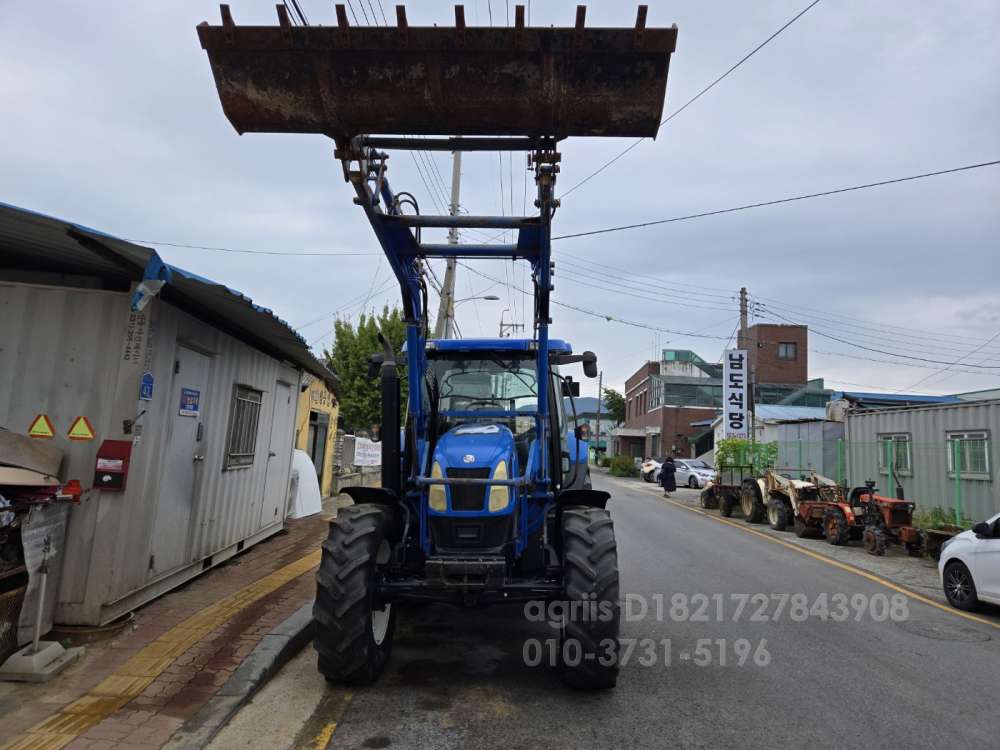 NewHolland Tractor TX110A (110hp) 앞좌측면