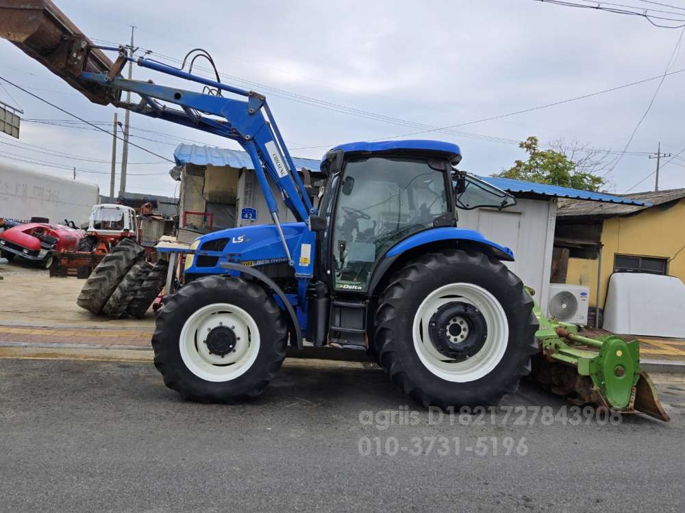 NewHolland Tractor TX110A (110hp) 뒤우측면