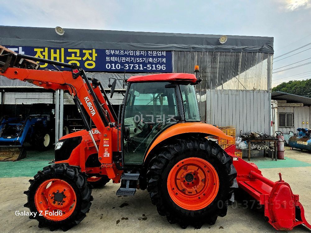 구보다 트랙터 M7040 (74마력) 뒤우측면