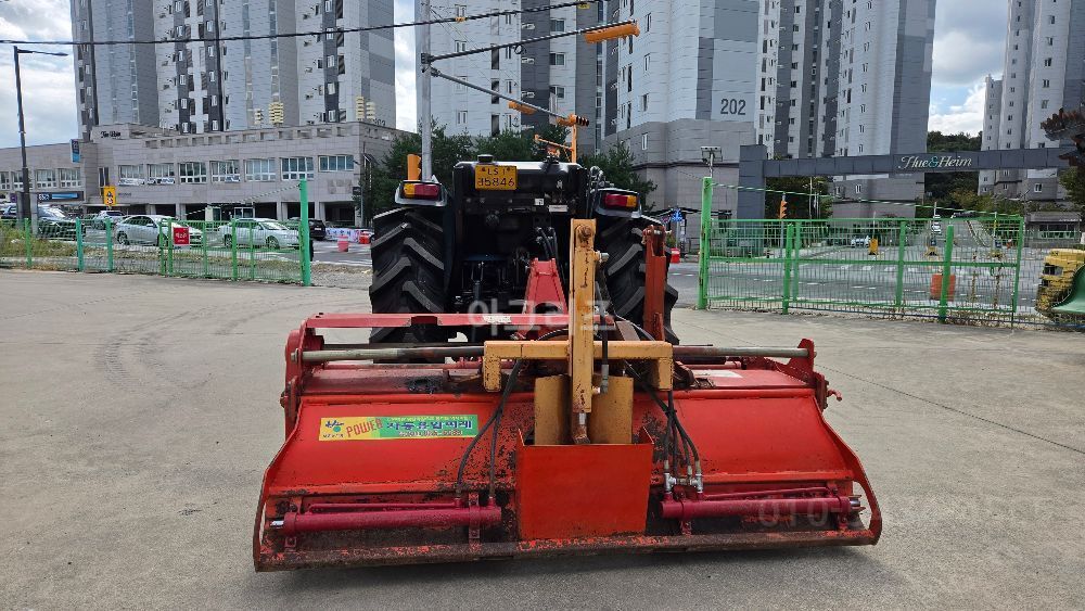 LS Tractor R48 (48hp) 뒤우측면