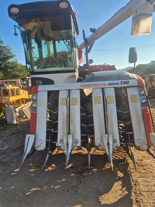 Daedong Combine Harvester DXM110 (6Rows) 앞좌측면